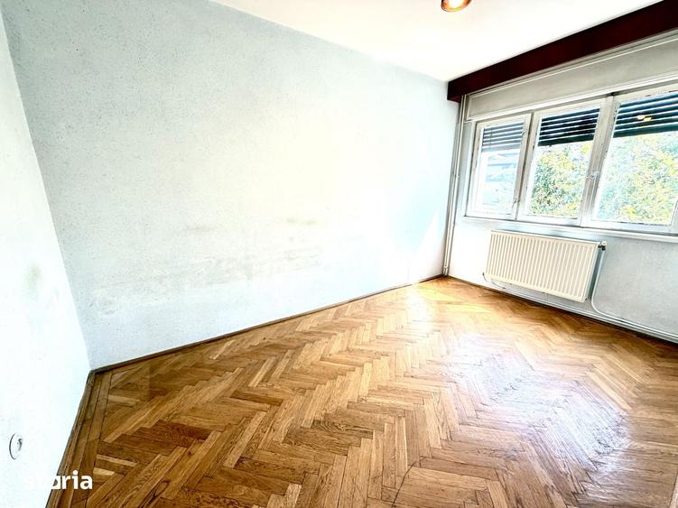 Apartament cu 3 camere decomandat în Banca Națională