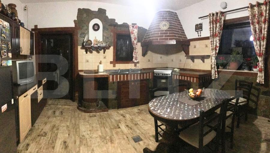 Casă individuală cu 5 camere cu Teren 3000 Mp în Teiș