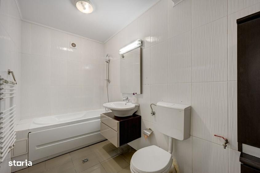 Apartament cu 3 camere în Drumul Sării