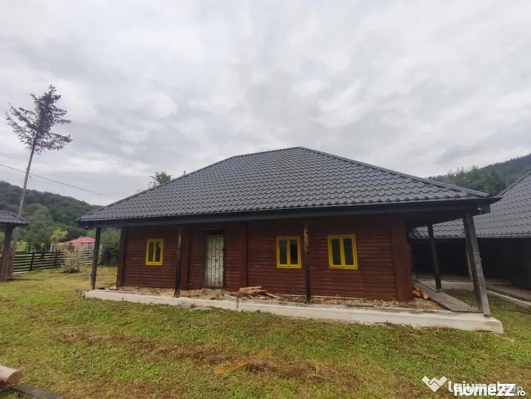 Casă cu 5 camere cu Teren 1250 Mp în Marginea