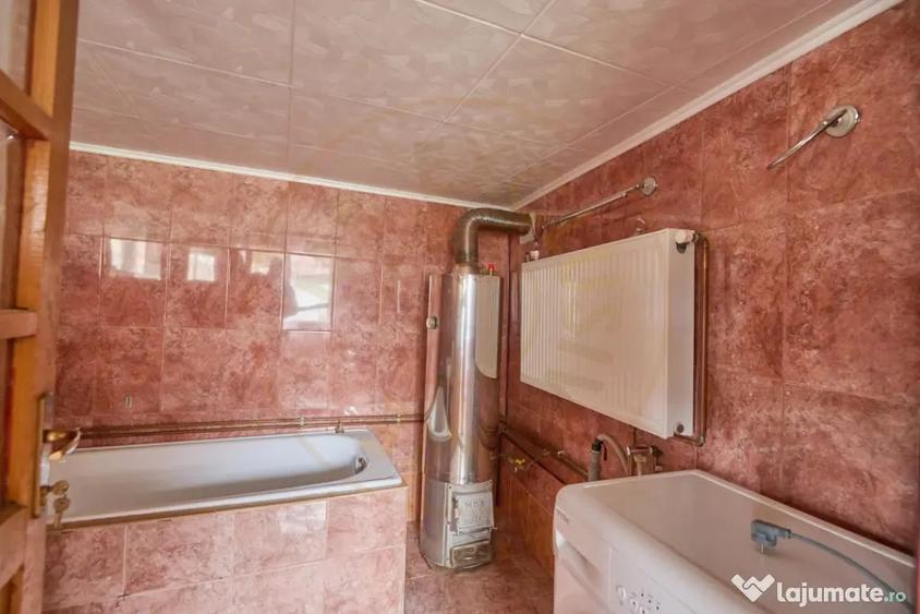 Casă cu 3 camere cu Teren 831 Mp în Central