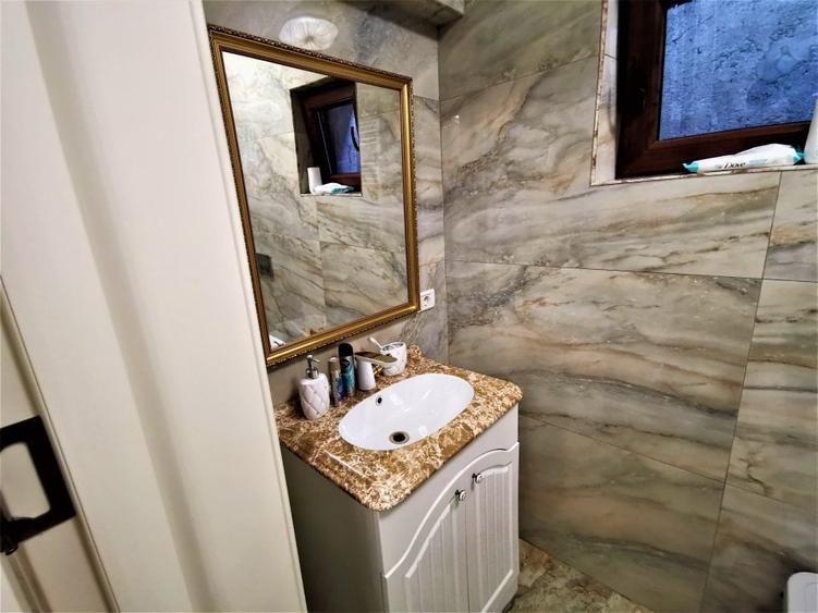 Casă individuală cu 4 camere cu Canalizare în Ultracentral