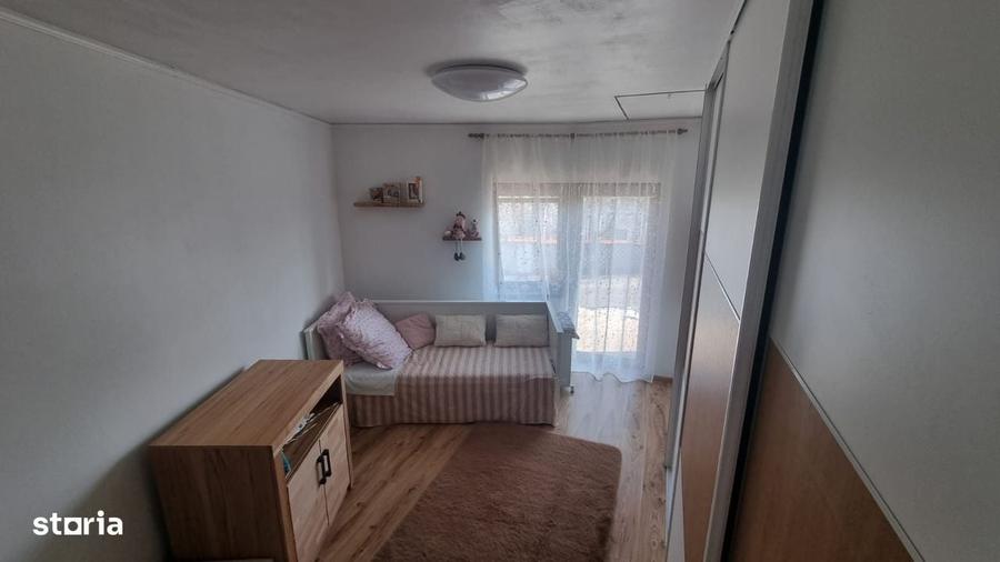 Casă cu 4 camere cu Teren 175 Mp în Central