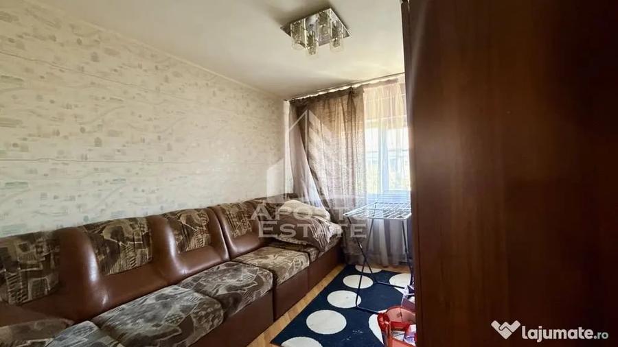 Apartament cu 3 camere decomandat în Central