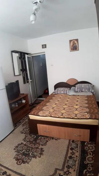 Garsonieră decomandată în Central