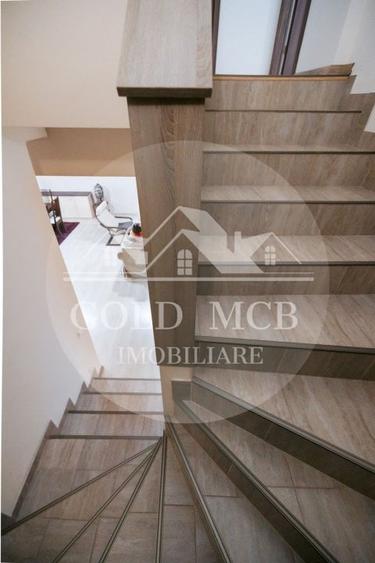 Duplex cu 4 camere cu Canalizare în Ferme