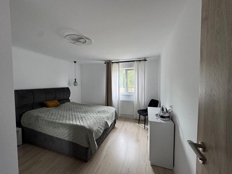 Casă cu 4 camere cu Teren 500 Mp în Central