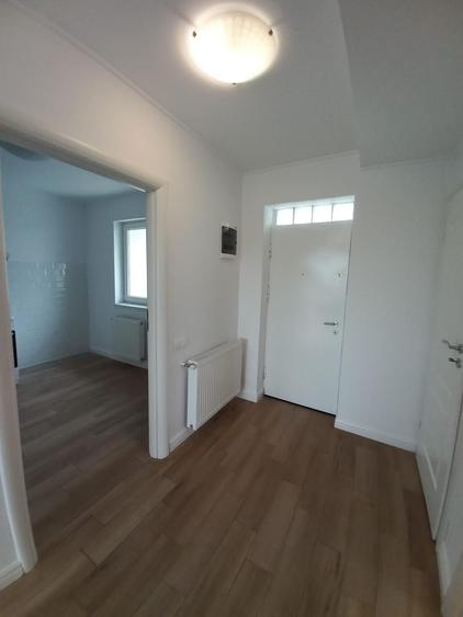 Casă individuală cu 5 camere cu Teren 500 Mp în Exterior Vest