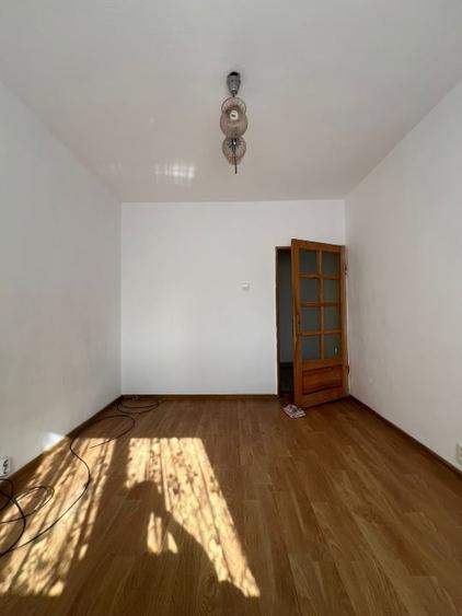 Apartament cu 3 camere decomandat în Micro 3