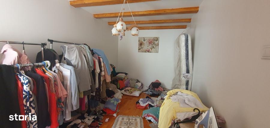 Casă cu 3 camere cu Teren 166 Mp în Calea București