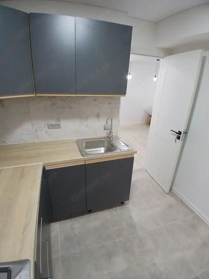 Garsonieră decomandată în 13 Septembrie