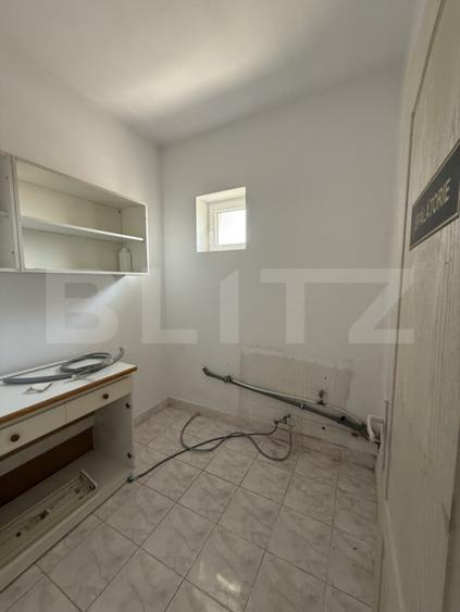 Casă cu 5 camere cu Teren 539 Mp în Central