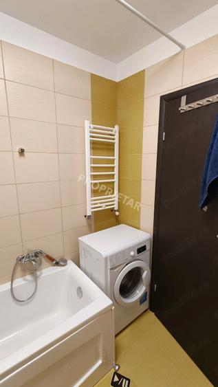 Apartament cu 3 camere decomandat în Roșu
