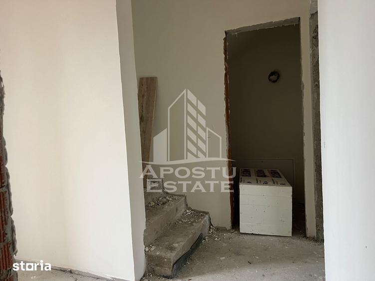 Casă cu 4 camere cu Teren 350 Mp în Sânandrei