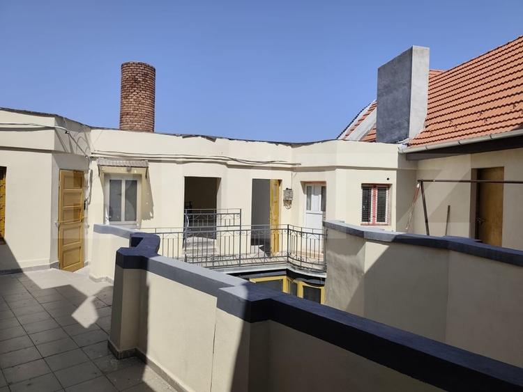 Apartament renovat complet situat in zona ultracentrala in cladire istorica - 14
