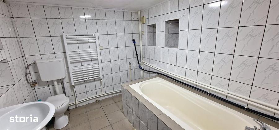 Casă cu 5 camere cu Teren 155 Mp în Muncitoresc