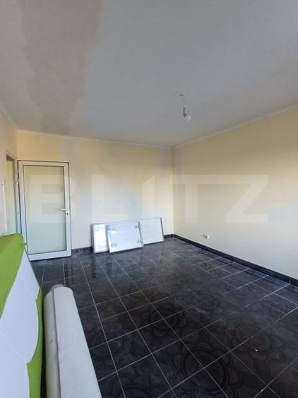 Apartament cu 3 camere semidecomandat, mobilat în Câmpia Turzii