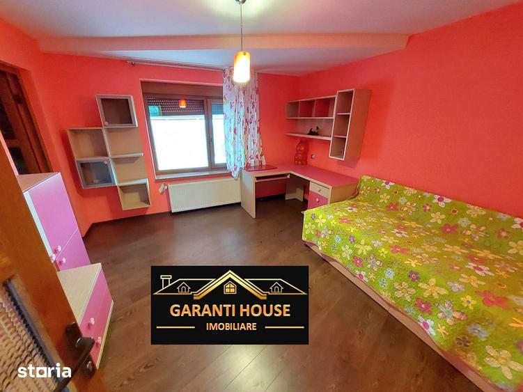Casă cu 6 camere cu Teren 1500 Mp în Valea Borcutului