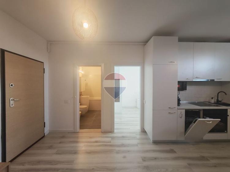 Apartament cu 2 camere semidecomandat, mobilat în Ultracentral