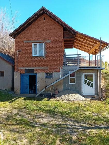 Casă cu 3 camere în Zăuan