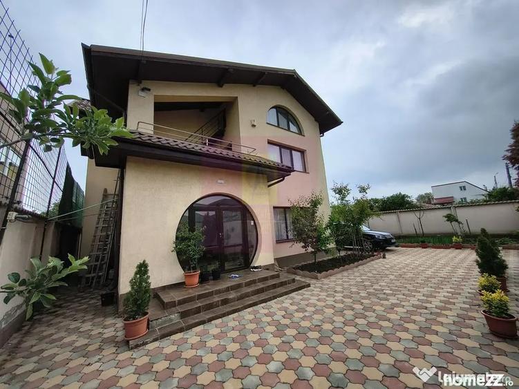 Casă cu 5 camere cu Teren 373 Mp în Afumați