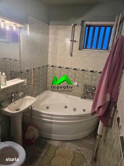 Apartament cu 3 camere semidecomandat, mobilat în Terezian