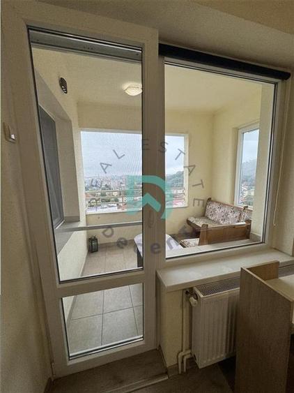 Apartament cu 4 camere decomandat în Centrul Civic