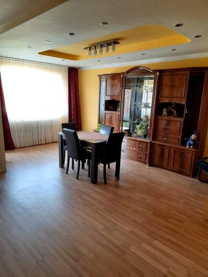 Casă cu 4 camere în Bărăștii Hațegului