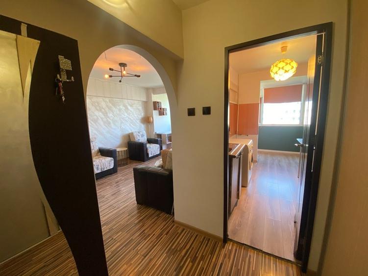 Apartament cu 2 camere semidecomandat, mobilat în Muncii