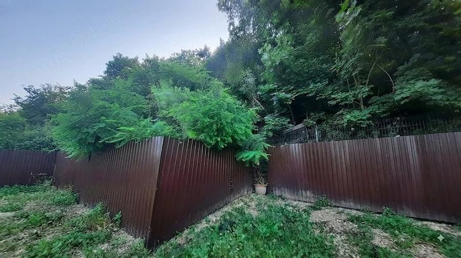 Casă cu Teren 100 Mp în Schei
