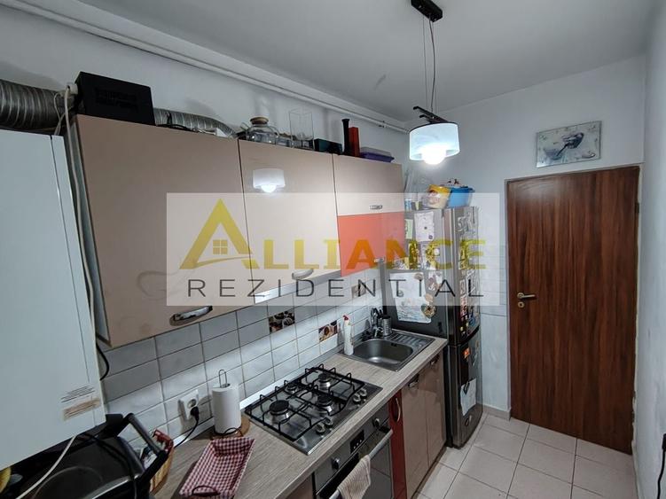 Apartament cu 2 camere decomandat, mobilat în Sud