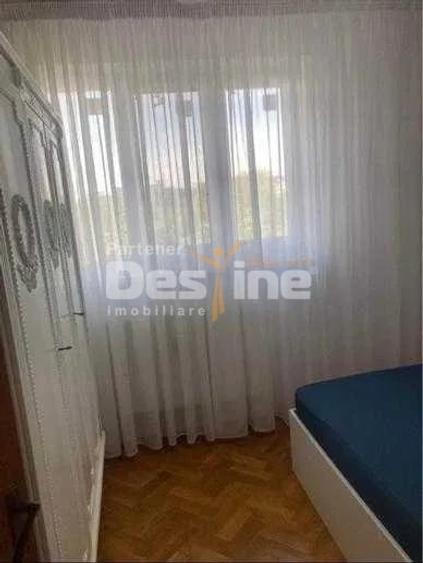 Apartament cu 3 camere semidecomandat, mobilat în Drumul Taberei
