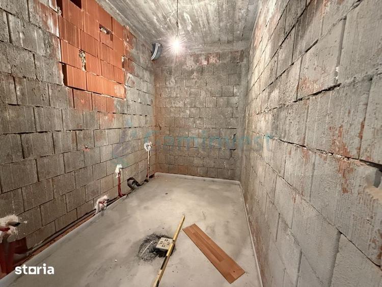 Casă cu 6 camere cu Teren 300 Mp în Sânmartin
