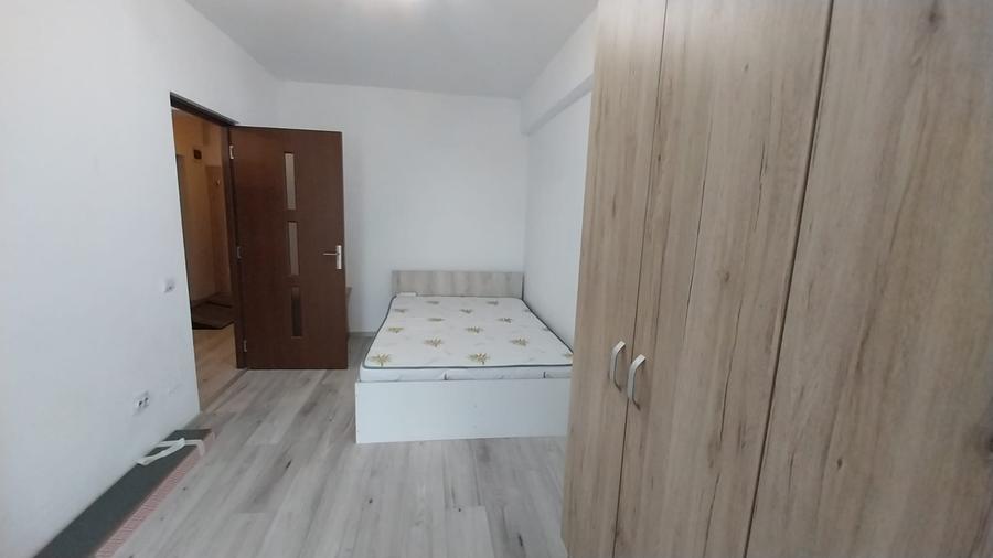 Apartament cu 3 camere semidecomandat în Baciu