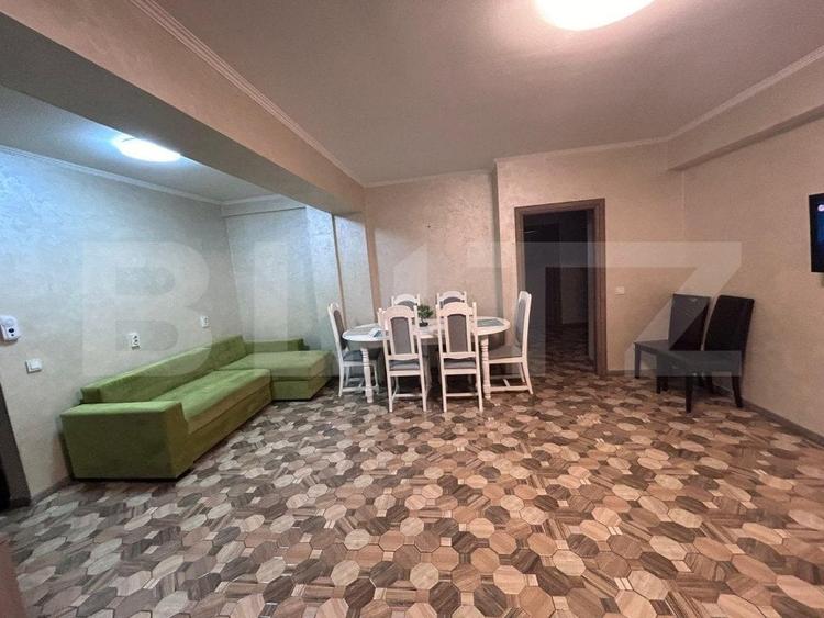 Apartament cu 4 camere semidecomandat, mobilat în Ultracentral