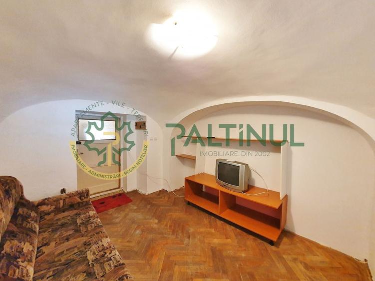 Apartament cu 2 camere nedecomandat, mobilat în Central
