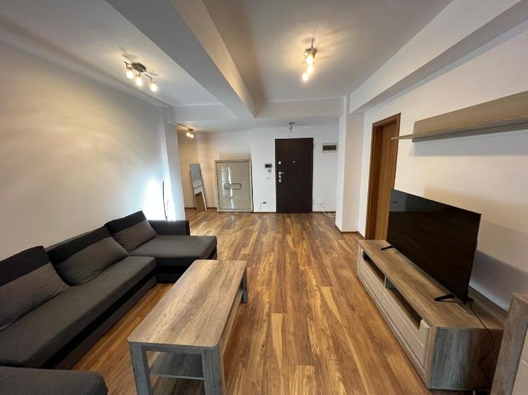 Apartament cu 3 camere decomandat, mobilat în Dumbrăvița
