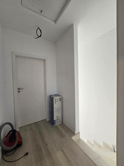Duplex cu 3 camere cu Canalizare în Dobroești