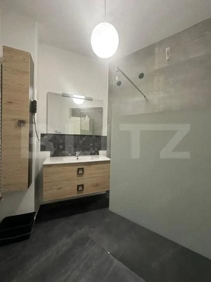Apartament cu 3 camere decomandat, mobilat în Tudor
