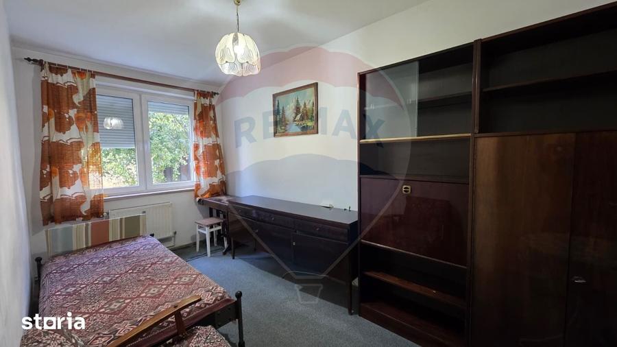 Apartament cu 3 camere decomandat în Central