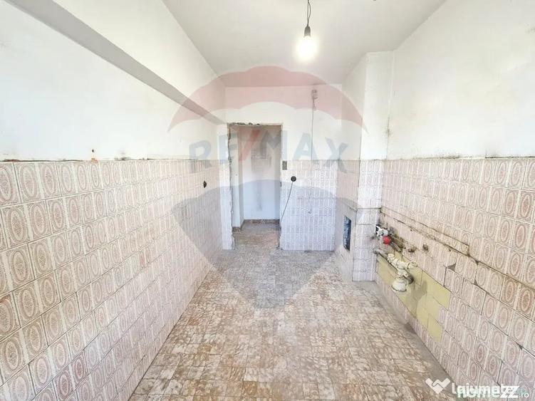 Apartament cu 4 camere decomandat în P-ța Unirii