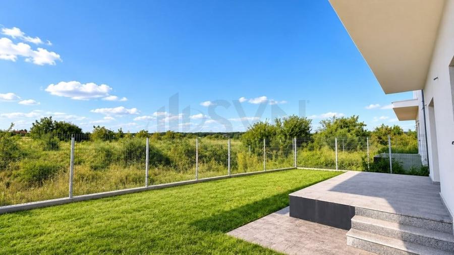 Casă cu 5 camere cu Teren 400 Mp în Corbeanca