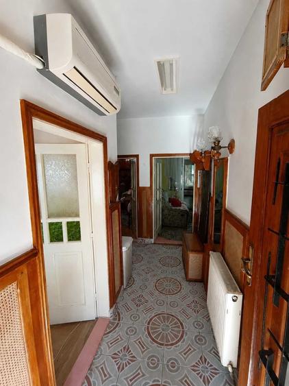 Casă cu 4 camere în Nicolina