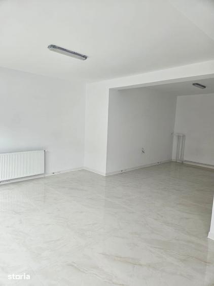 Spațiu comercial, de 40 mp, în Central