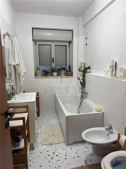 Apartament cu 2 camere semidecomandat, mobilat în Torontalului