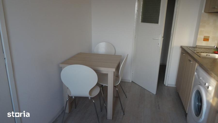 Apartament cu 3 camere semidecomandat în Olimpia-Stadion