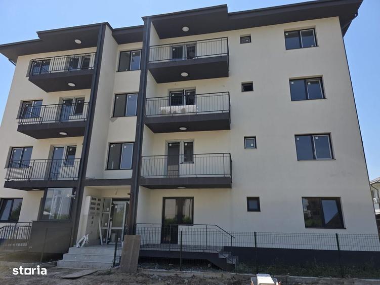 Apartament cu 3 camere decomandat în Dobroești
