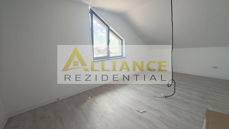 Casă individuală cu 4 camere cu Canalizare în Berceni