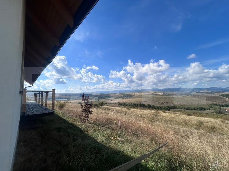 Casă individuală cu 4 camere cu Teren 2000 Mp în Exterior Sud