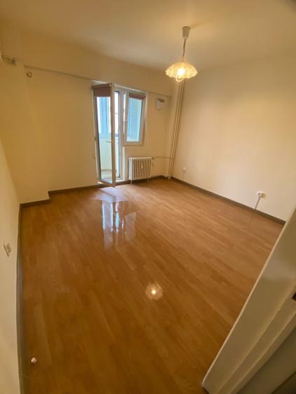 Apartament cu 2 camere decomandat în Calea Călărașilor